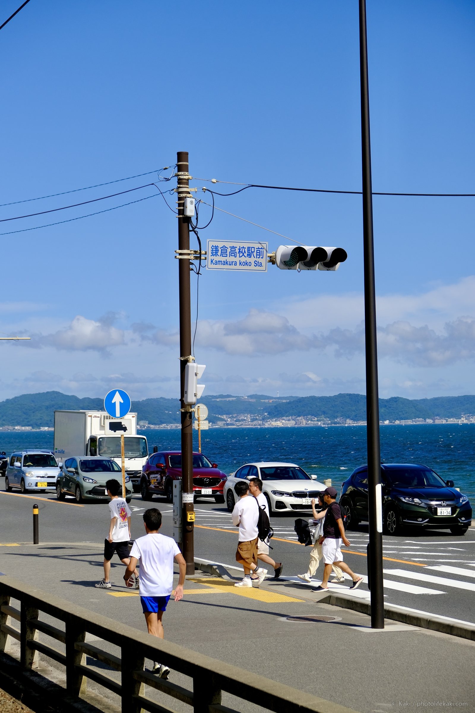 電車は海の方角を知っている — 001